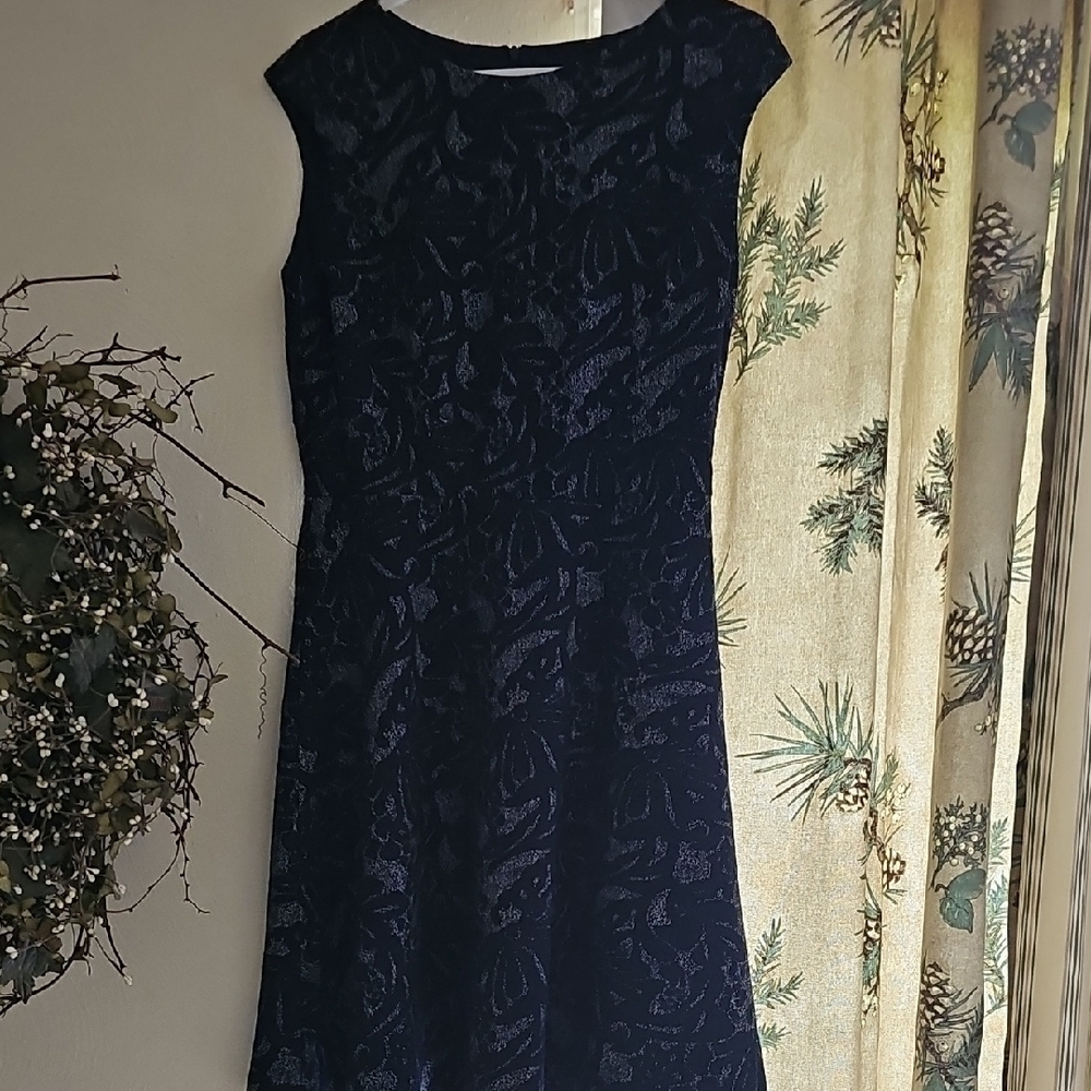 Maggy London Blue Sheath Midi Dress Sleeveless Crew Neck